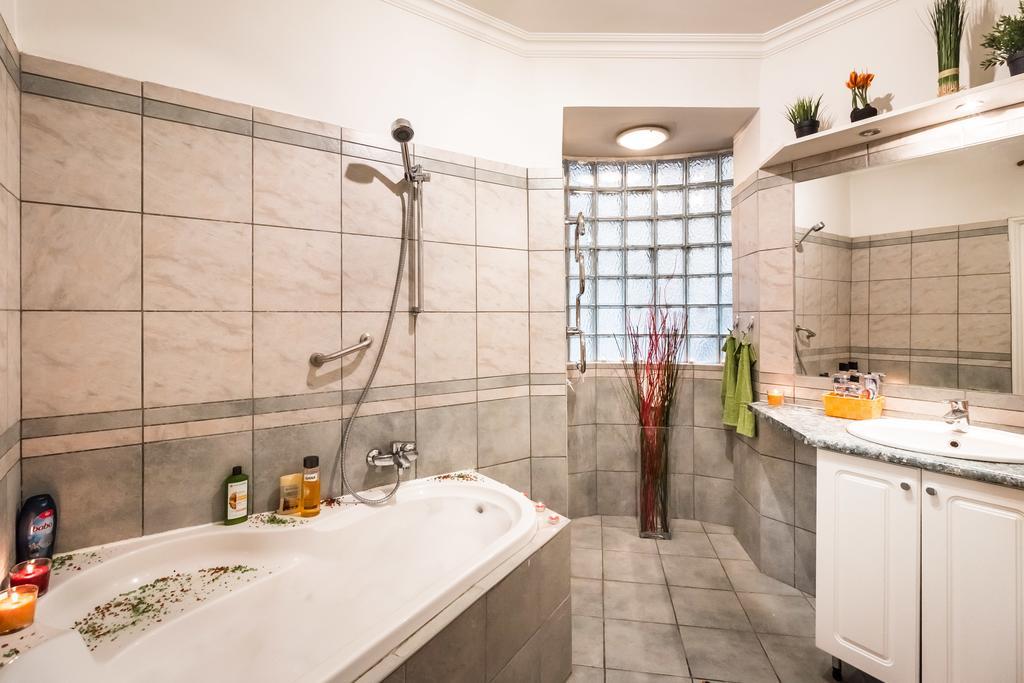 Dr. House Apartment Budapest Exterior photo